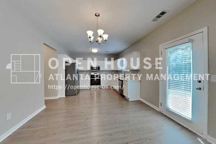 1631 Hedington Ct - Photo 5 of 20