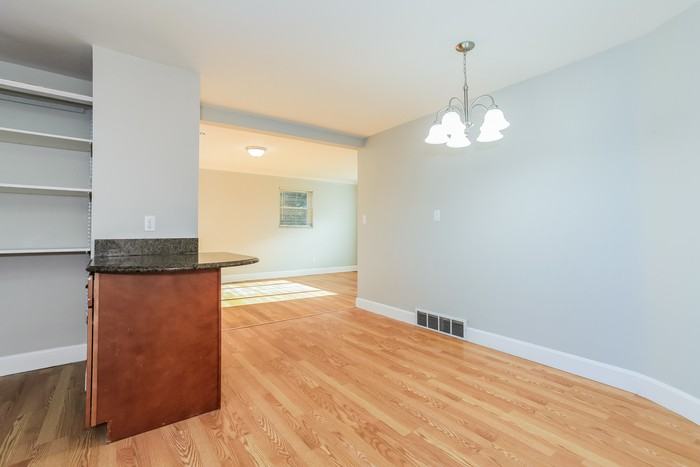 6325 Mullen Rd - Photo 4 of 10