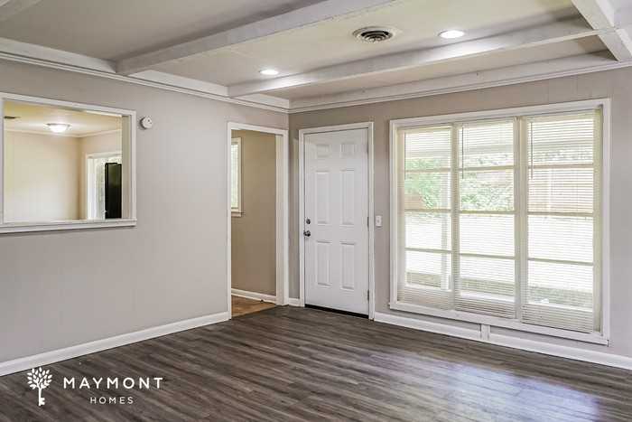 1342 Springdale Dr - Photo 4 of 12