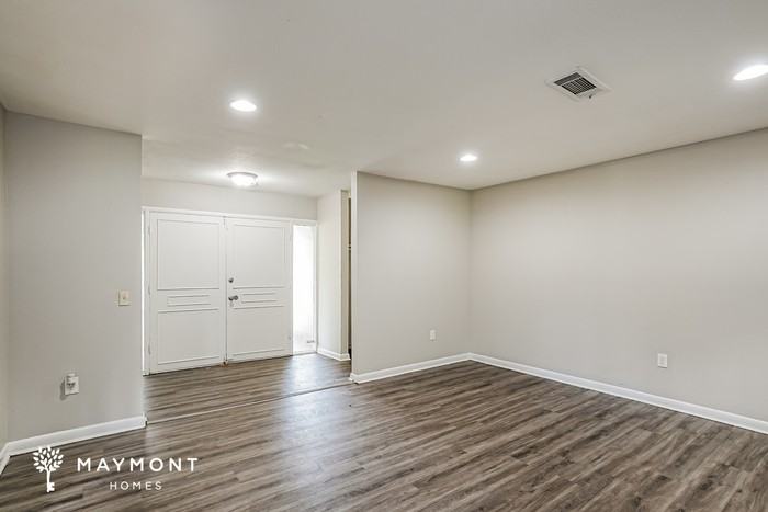 1342 Springdale Dr - Photo 5 of 12
