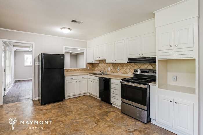 1342 Springdale Dr - Photo 6 of 12