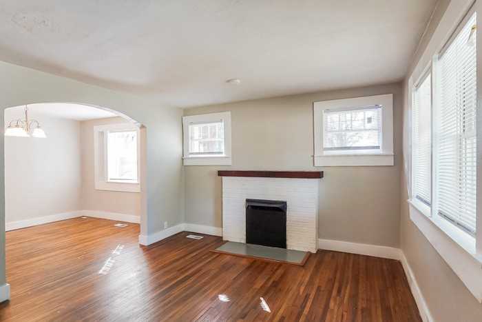 123 Hart Ave - Photo 6 of 14