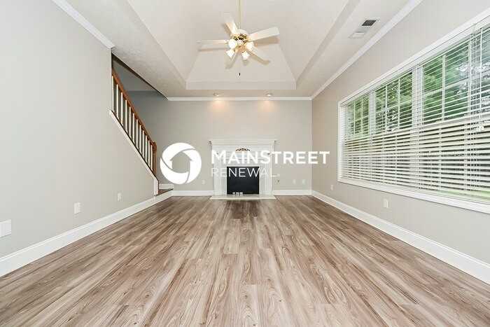 325 Arbor Ridge Pkwy - Photo 2 of 15