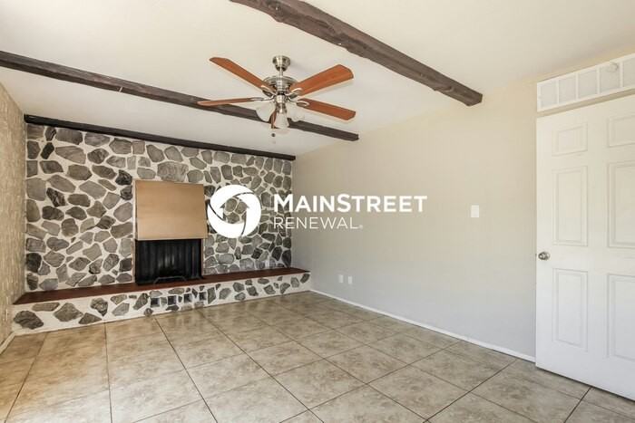 5353 N 61st Ave - Photo 2 of 16