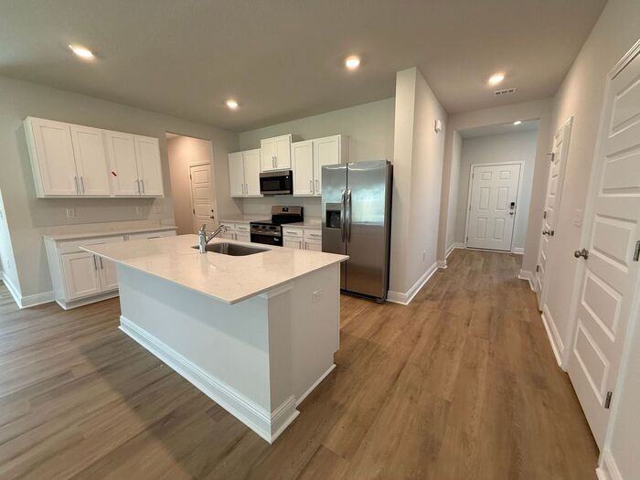 2062 Wiregrass St - Photo 7 of 37