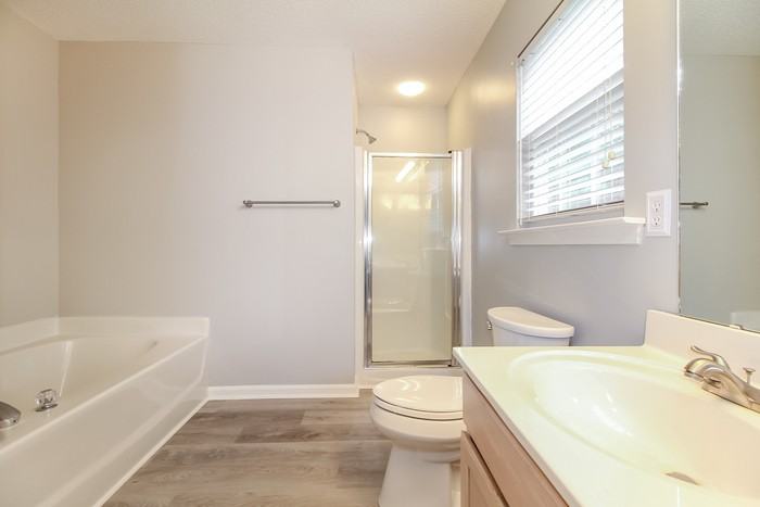 314 Hyde Park Ln - Photo 7 of 12