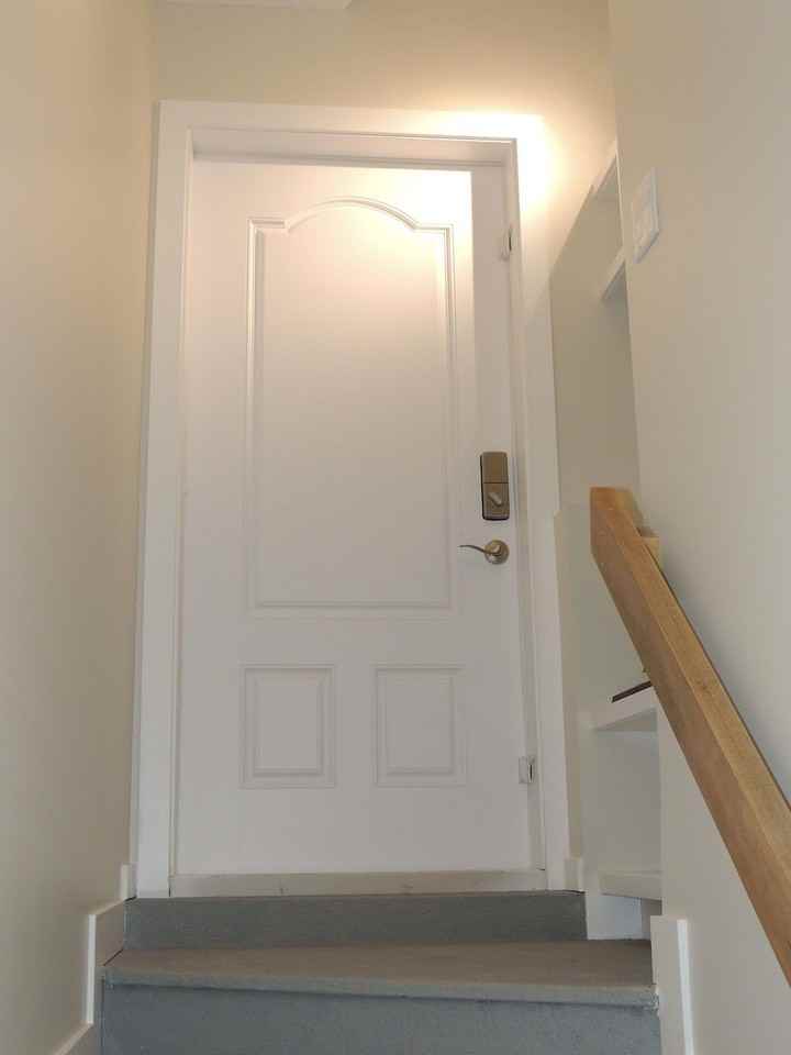 11633 16a Ave Sw - Photo 3 of 17