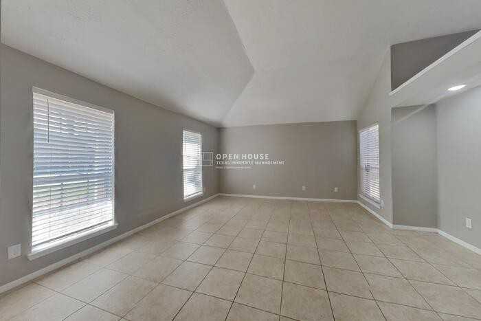 17402 Eastwood Cir - Photo 4 of 21