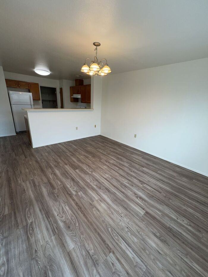 272 Dunn Ct - Photo 2 of 7
