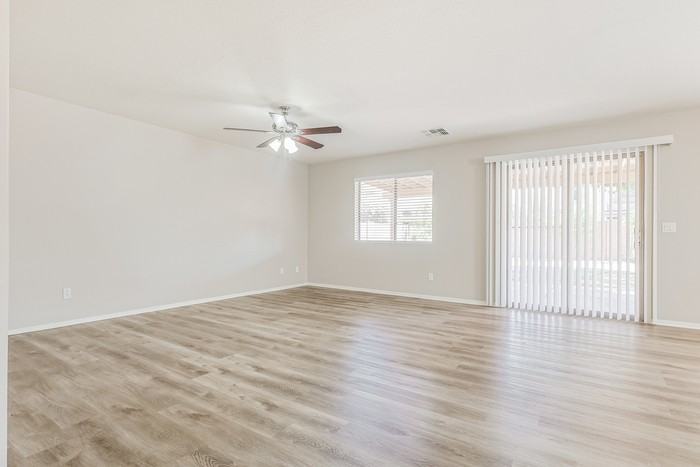 10063 E Crescent Ave - Photo 4 of 17