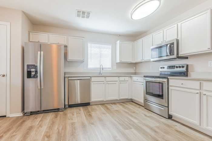 10063 E Crescent Ave - Photo 7 of 17