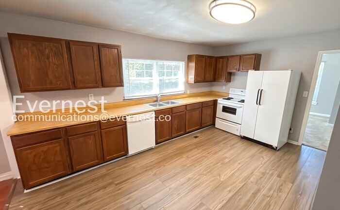 2624 Forest Rd - Photo 4 of 21
