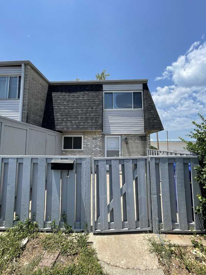 202 Jason Dr - Photo 2 of 30