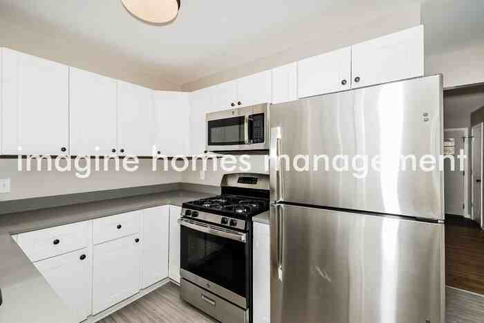7307 Kyle Ave N - Photo 5 of 13