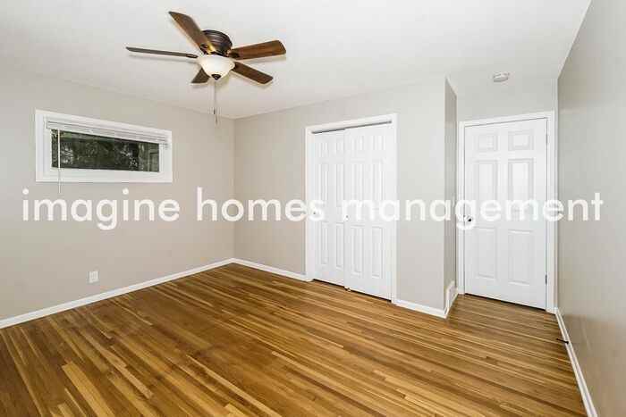 7307 Kyle Ave N - Photo 6 of 13