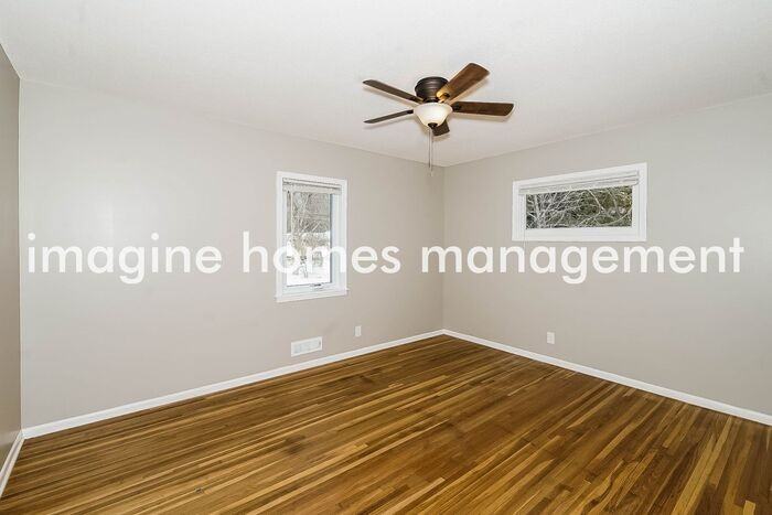 7307 Kyle Ave N - Photo 7 of 13