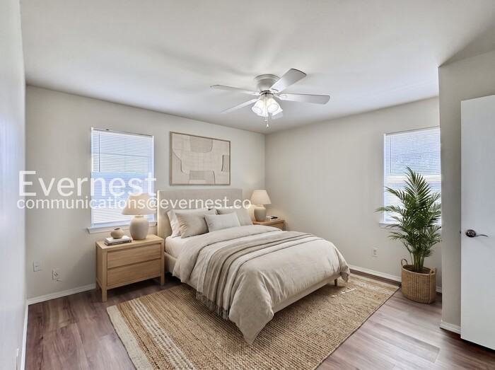 606 E 3rd Ct - Photo 3 of 23