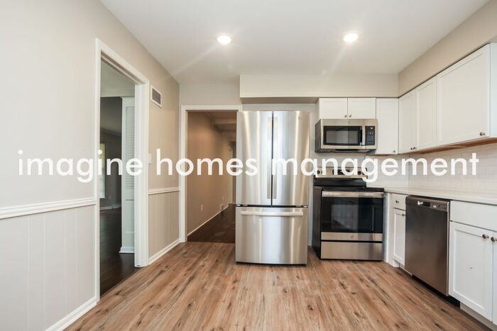 8601 W 88th Ter - Photo 6 of 19