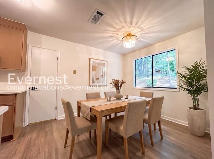 10164 Wooten Rd - Photo 4 of 22
