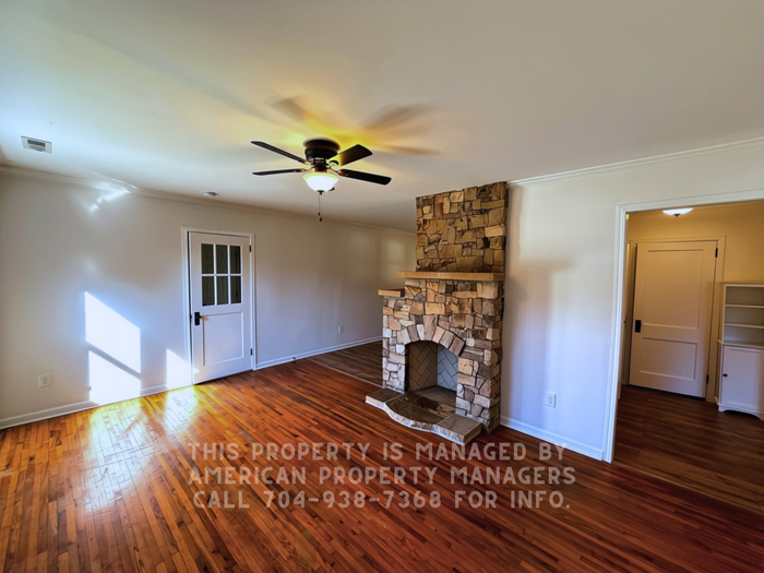 37 Oak Dr Sw - Photo 2 of 9