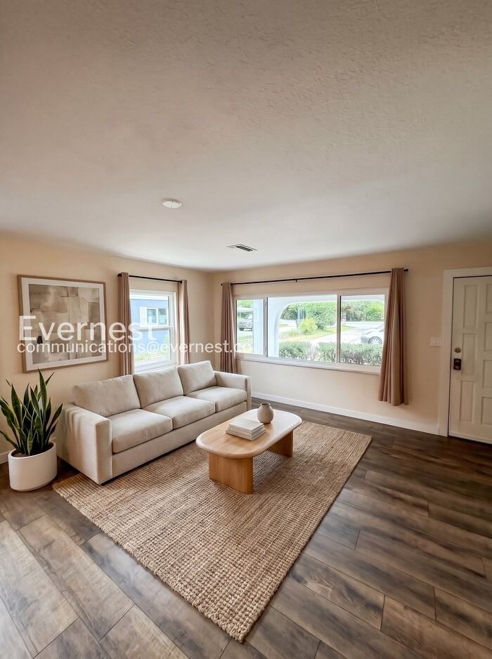 8914 Memorial Hwy - Photo 2 of 32