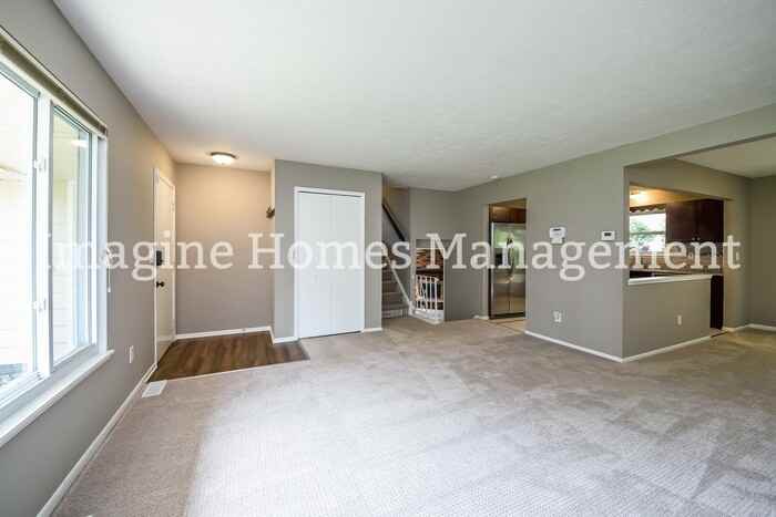 6746 Duneden Ave - Photo 4 of 19