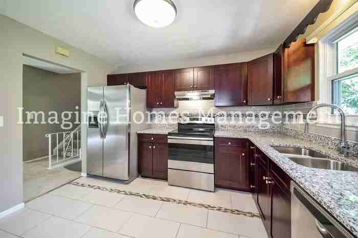 6746 Duneden Ave - Photo 7 of 19