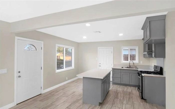 5522 Silver Dr - Photo 6 of 12