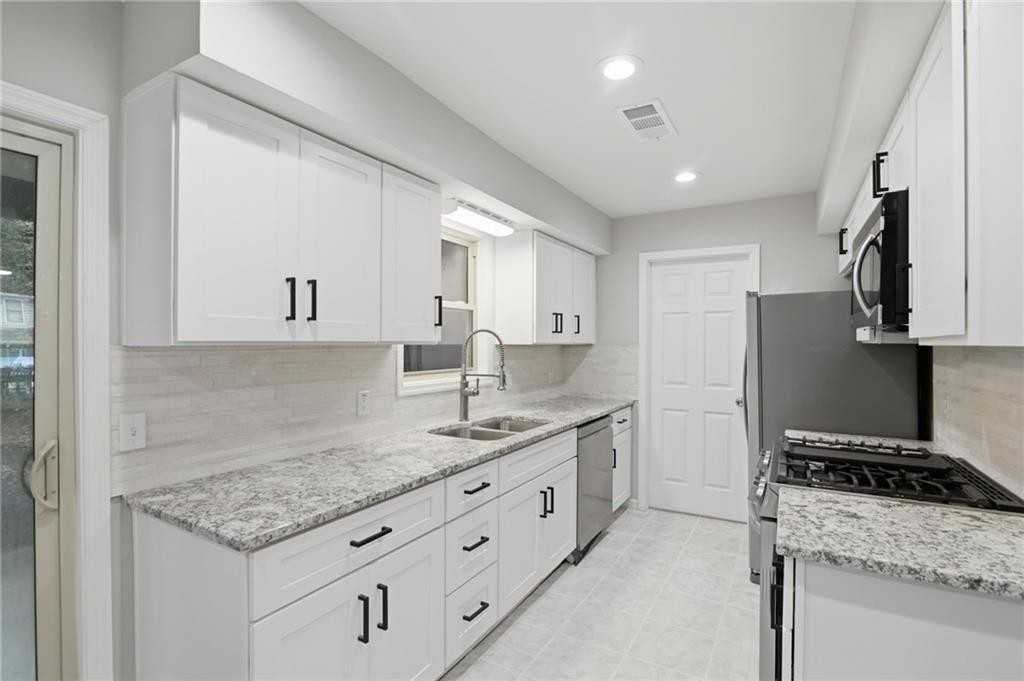 4517 Coopers Creek Cir Se #4517 - Photo 4 of 21