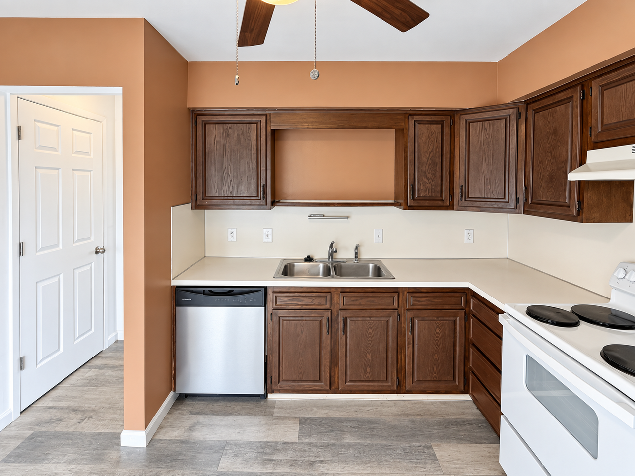 7335 Ayers Rd #D - Photo 6 of 11
