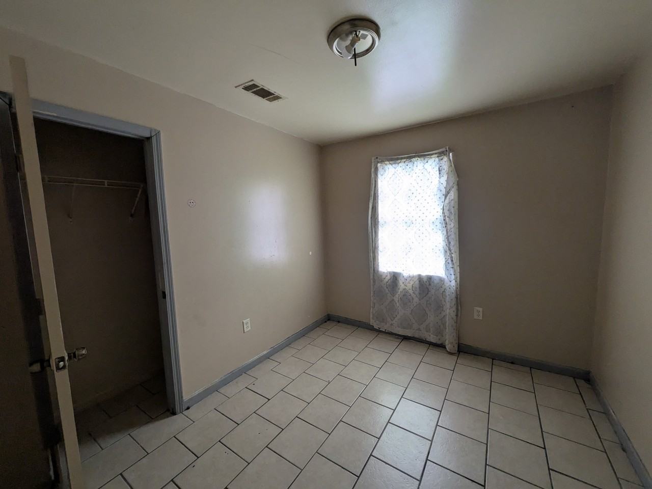 5406 Washington Ct #NA - Photo 4 of 10