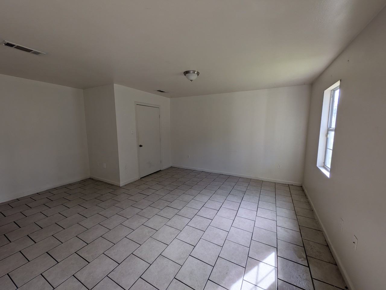 5333 Washington Ct #NA - Photo 3 of 9