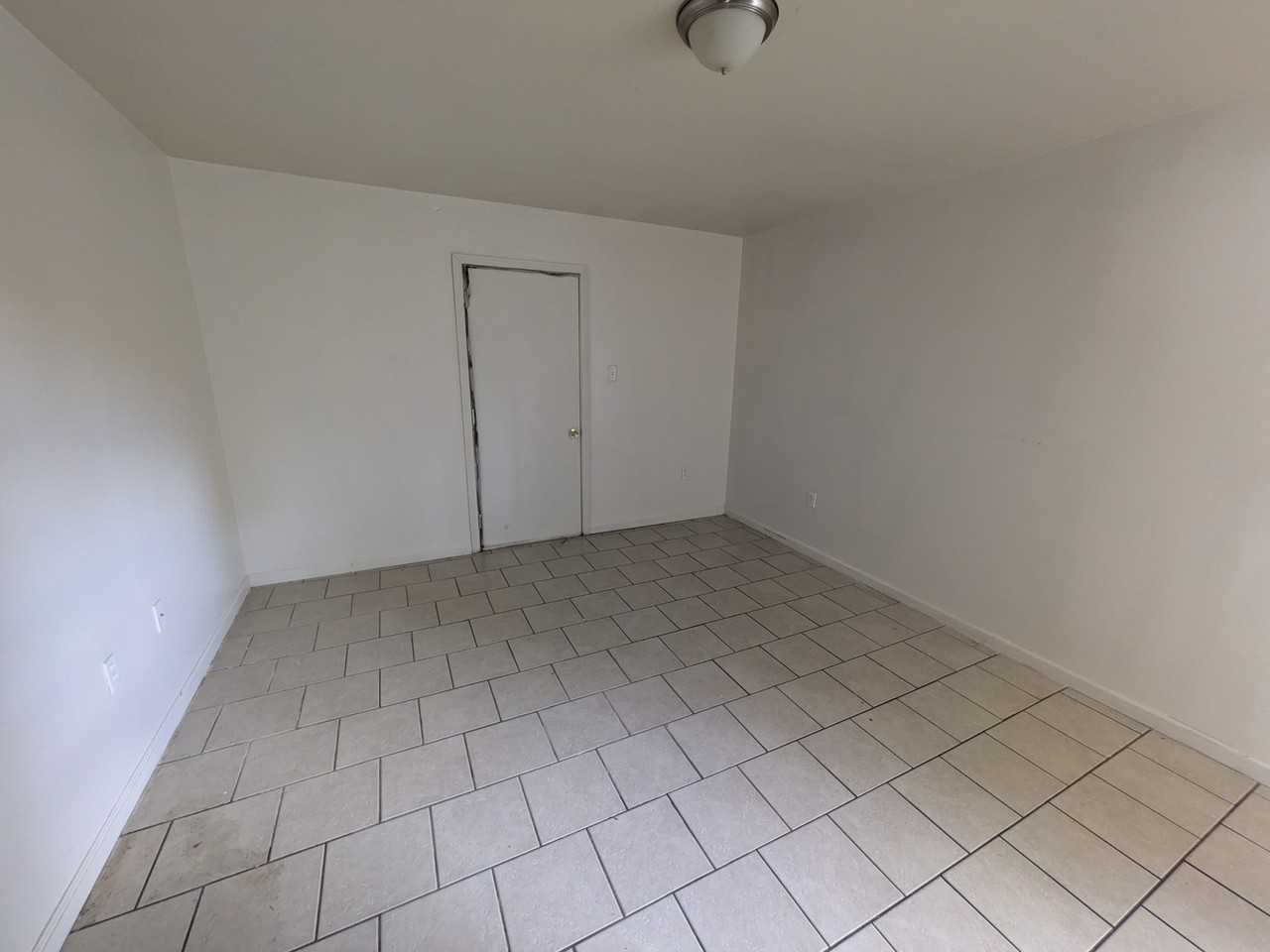 5333 Washington Ct #NA - Photo 4 of 9