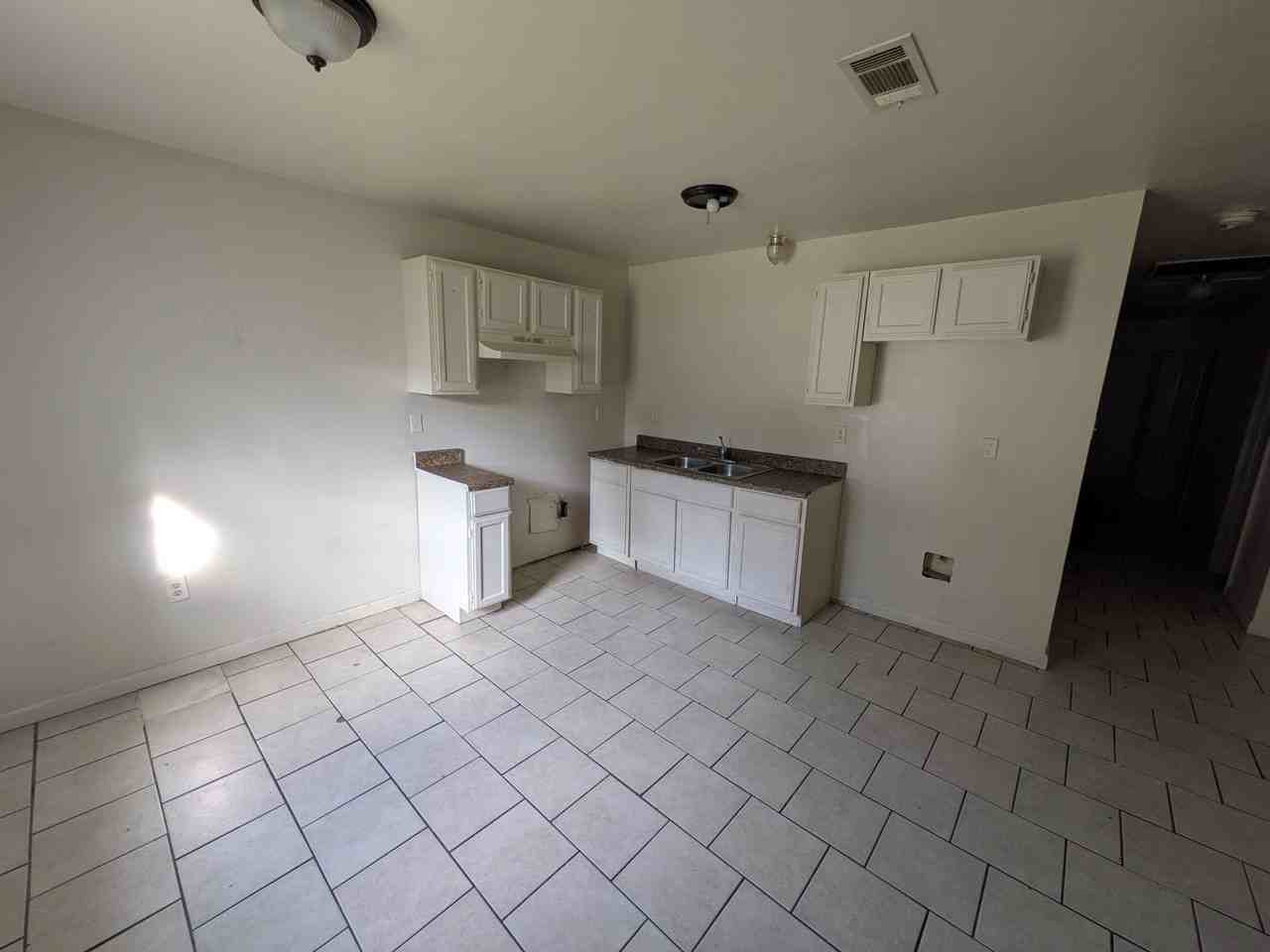 5405 Washington Ct #NA - Photo 2 of 9