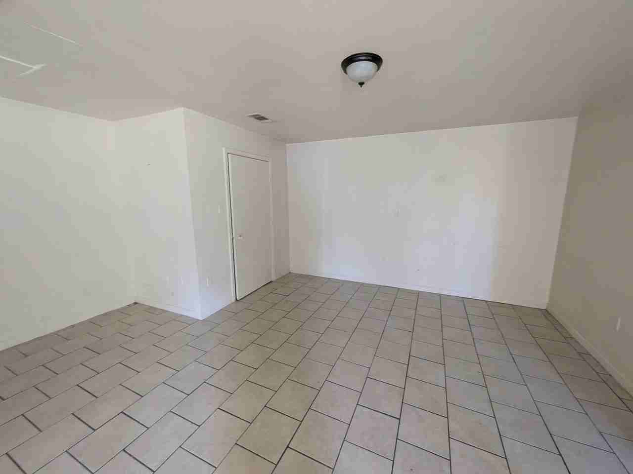 5405 Washington Ct #NA - Photo 3 of 9