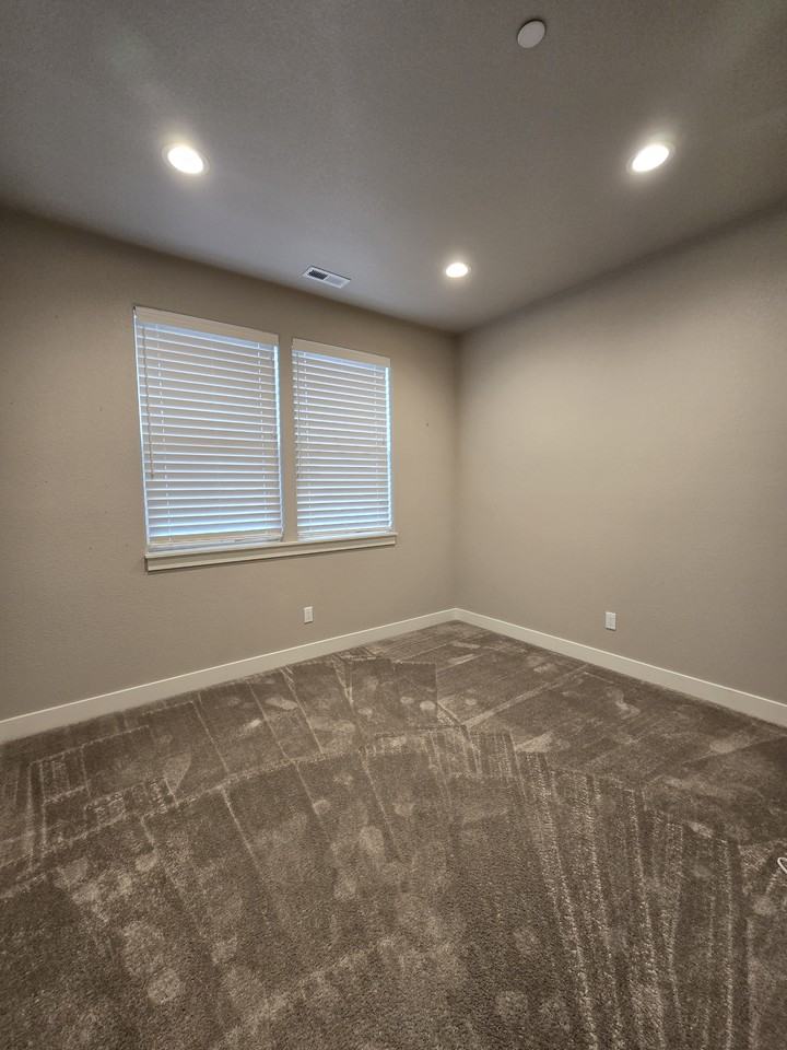 1231 Montevideo Cir #NA - Photo 4 of 12