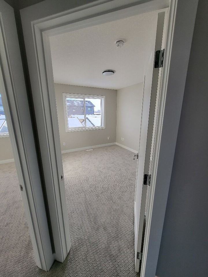 584 Chelsea Gdns - Photo 6 of 21