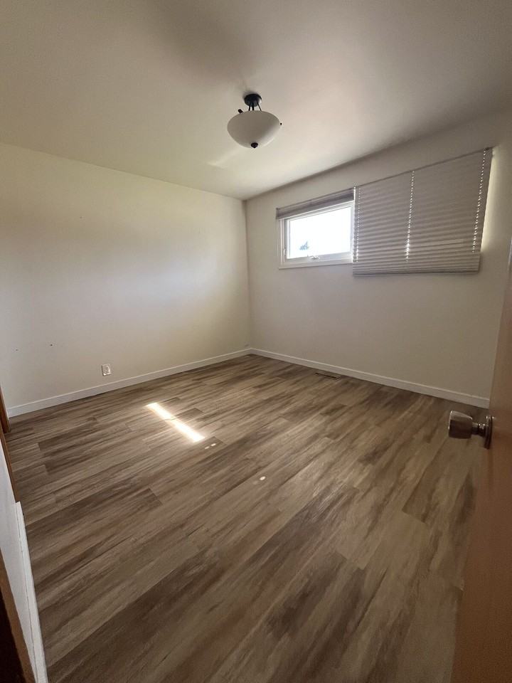 3308 Perry Ave - Photo 5 of 8