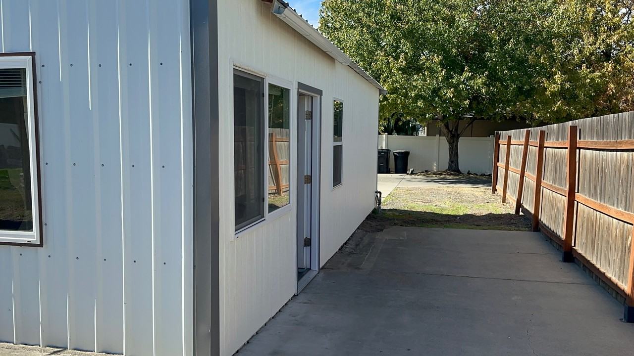785 Whitney Rd #B - Photo 3 of 13