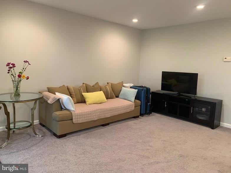 515 Meadowview Ln #515 - Photo 6 of 8