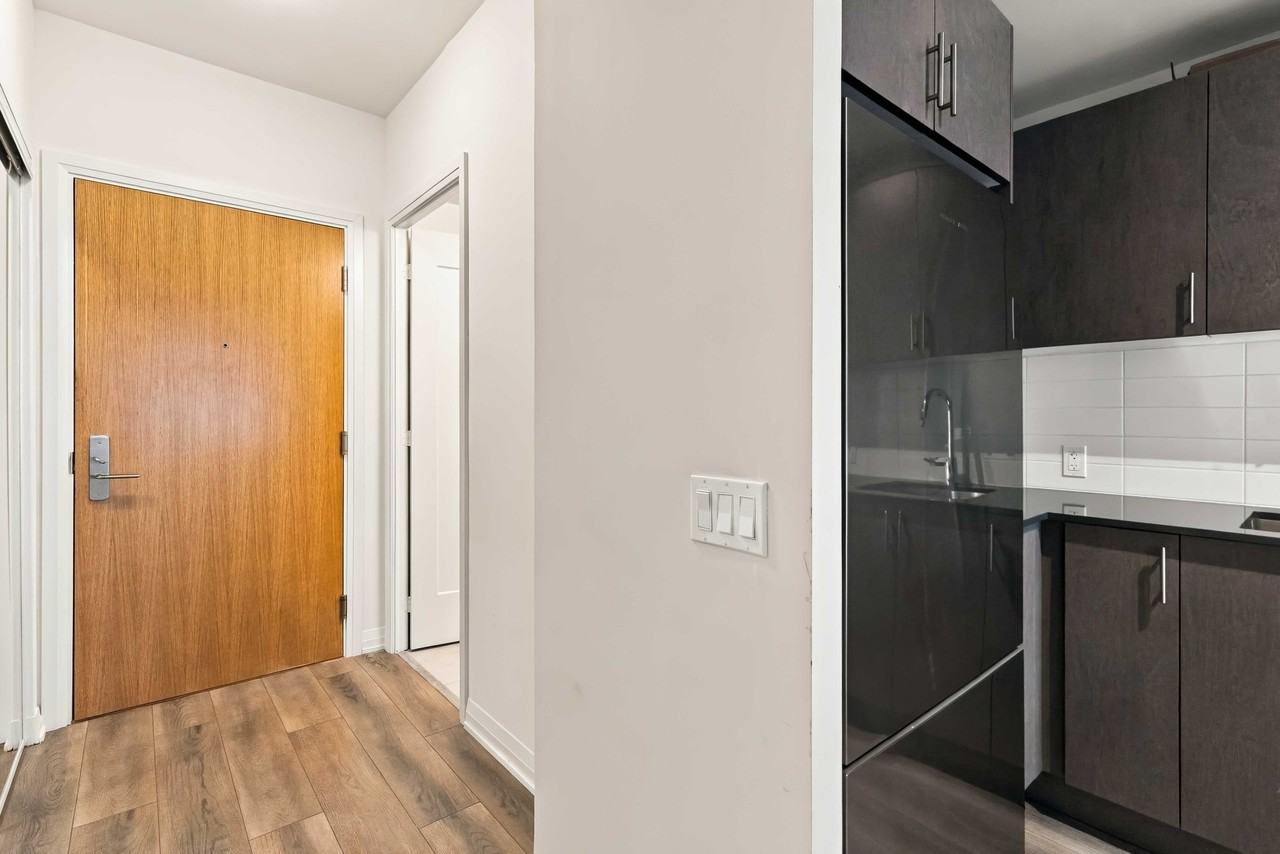 8960 Jane Street #1118 - Photo 6 of 30