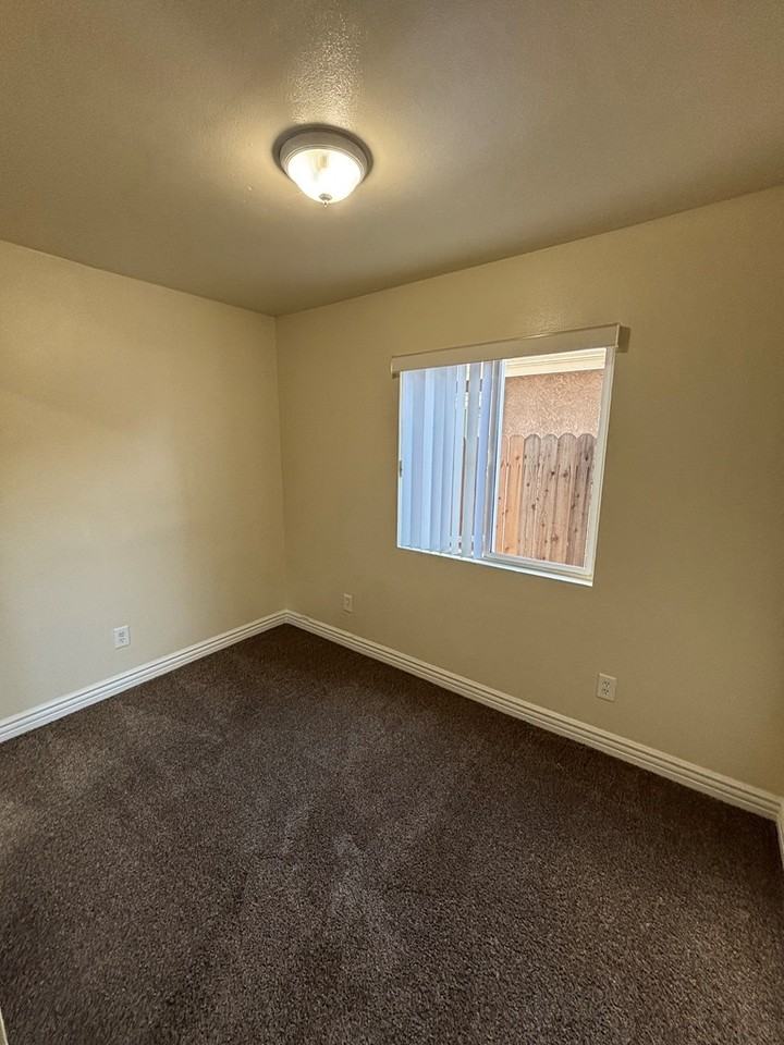 10504 San Pedro Street - Photo 6 of 15