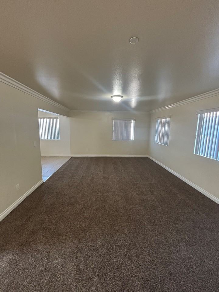347 East 118th Place - Photo 2 of 19