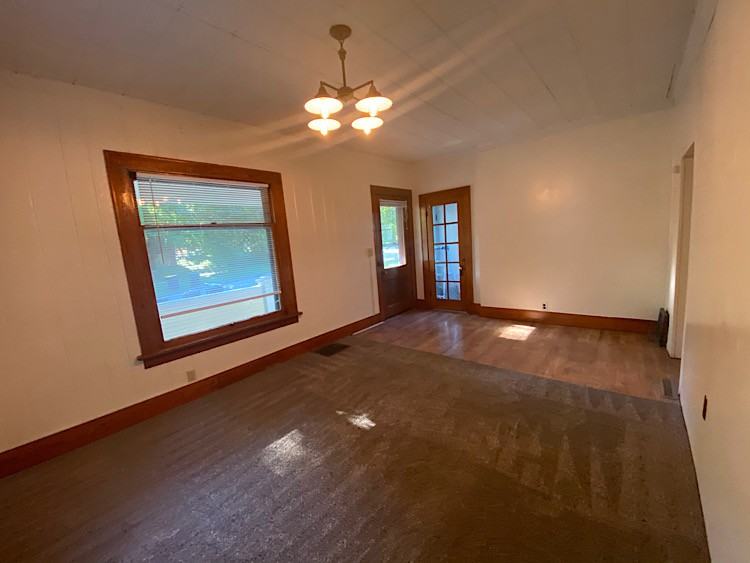 714 N Van Buren St - Photo 5 of 27