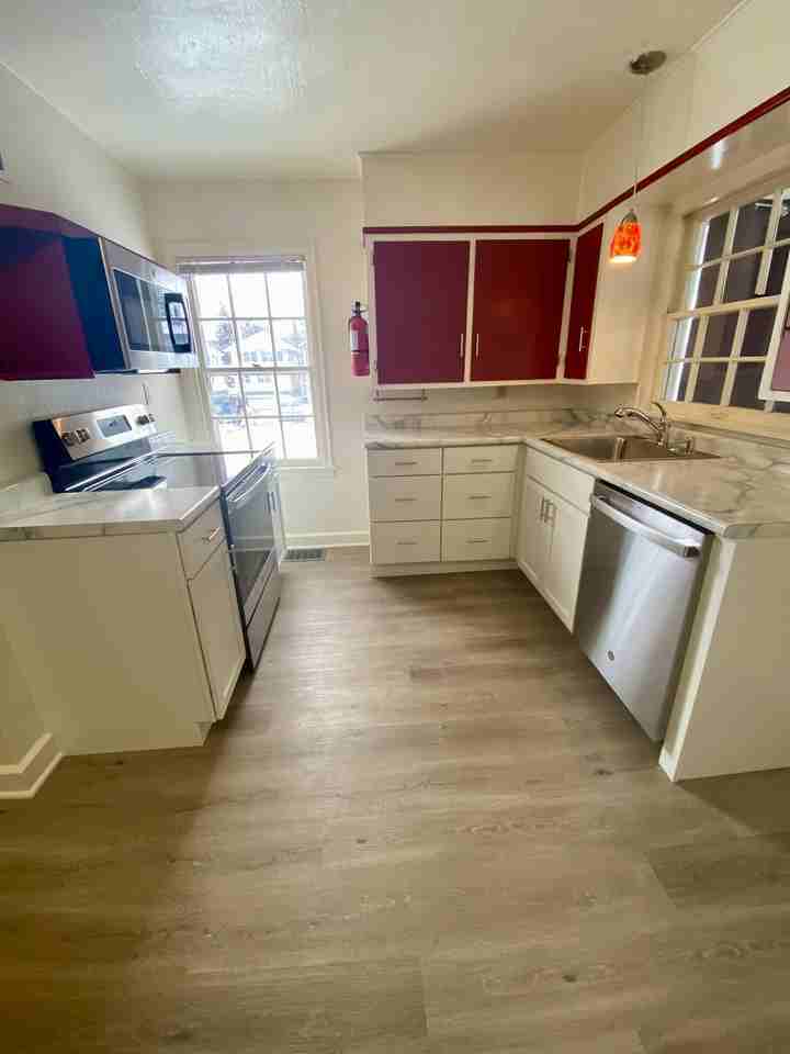 207 Fairchild St - Photo 2 of 32