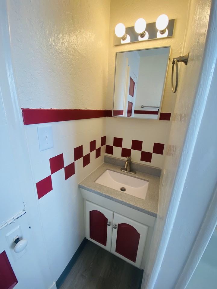 207 Fairchild St - Photo 4 of 32