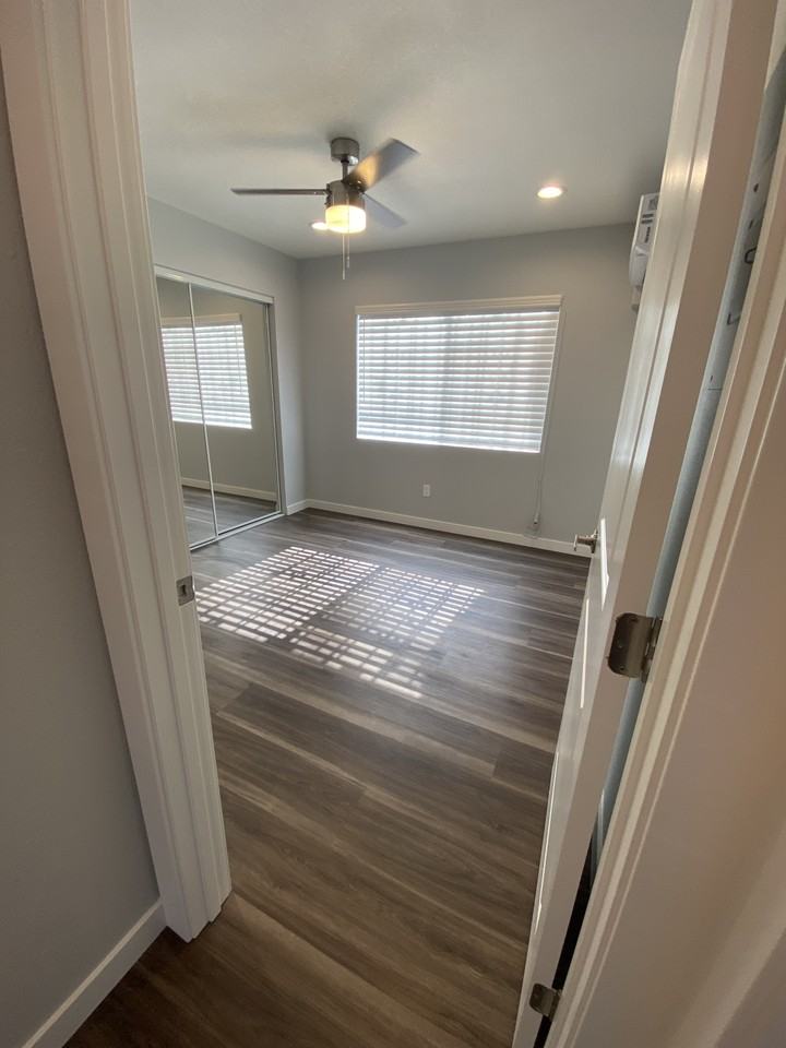 16110 S Menlo Ave #3 - Photo 2 of 5