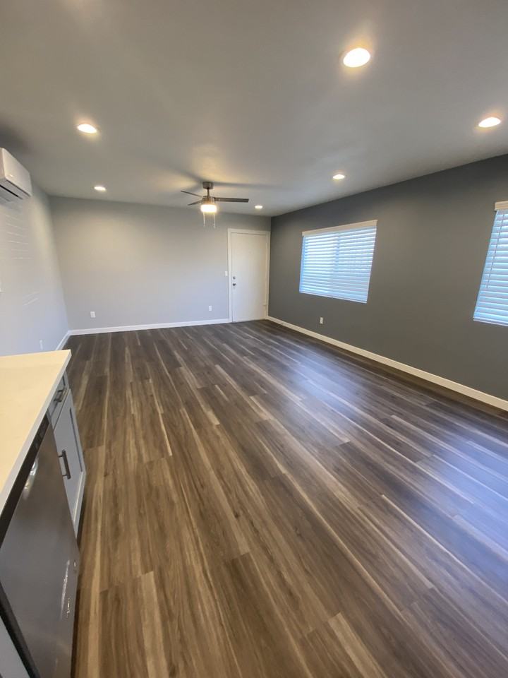 16110 S Menlo Ave #3 - Photo 3 of 5