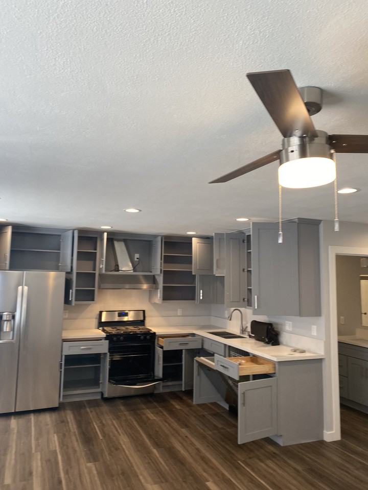 16110 S Menlo Ave #3 - Photo 4 of 5
