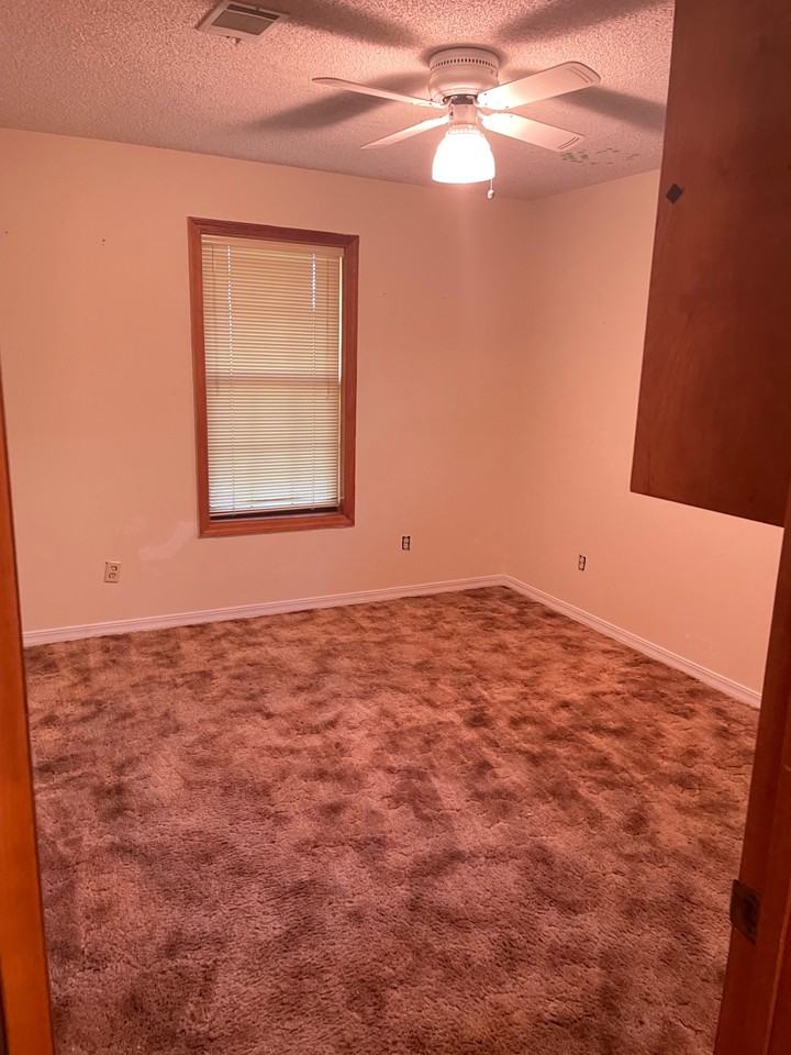 104 Apache Dr - Photo 5 of 6